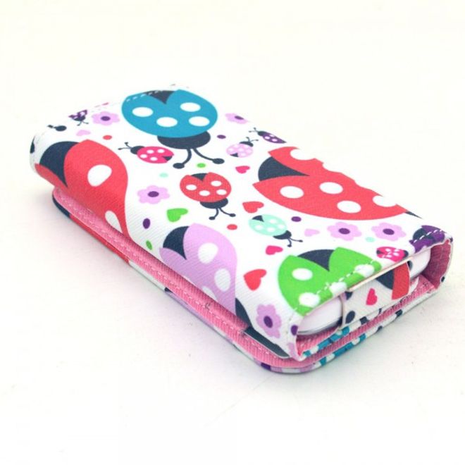 Universelles Leder Case für Smartphones bis 13.8x7x1.5cm mit farbigen Marienkäfern