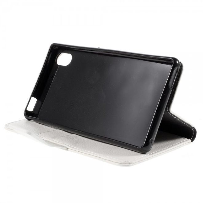 Sony Xperia M4 Aqua Schickes Leder Case mit Litchitextur und Standfunktion - weiss