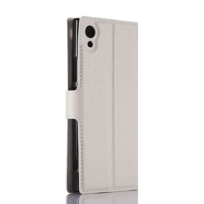 Sony Xperia XA1 Handy Case - Hülle aus Leder - mit Litchitextur und Standfunktion - weiss