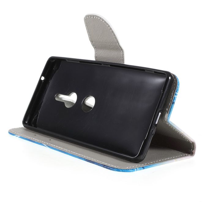 Sony Xperia XZ2 Handyhülle - Bookcover aus Leder - blauer Schmetterling