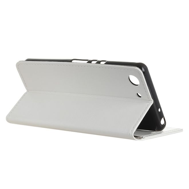 Sony Xperia XZ4 Compact Handyhülle - Crazy Horse Leder Bookcover Series - weiss