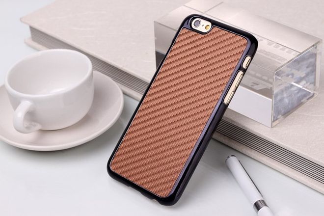 iPhone 6/6S Lederüberzogenes Hart Plastik Case mit Karbonfasermuster - braun