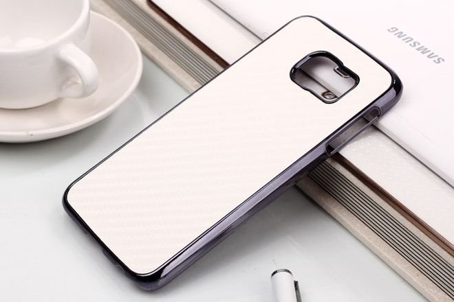 Samsung Galaxy S6 Lederartiges Plastik Case mit Karbonmuster - weiss