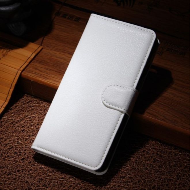 Wiko Highway Signs Magnetisches Leder Flip Case mit Litchitextur - weiss