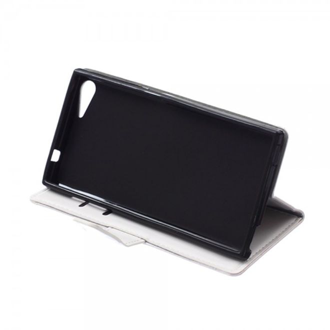 Wiko Highway Star 4G Schickes Crazy Horse Leder Case mit Standfunktion - weiss