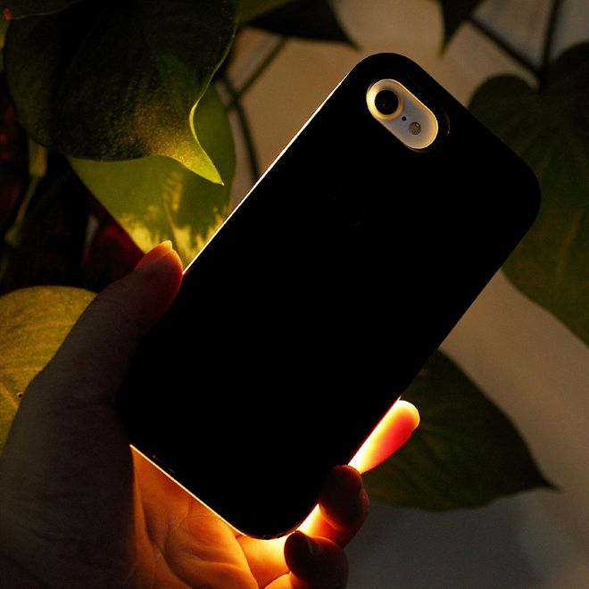 Lumee - Hülle für iPhone SE (2022) / SE (2020) / 8 / 7 - Case aus Plastik - mit Selfie LED Licht - grau