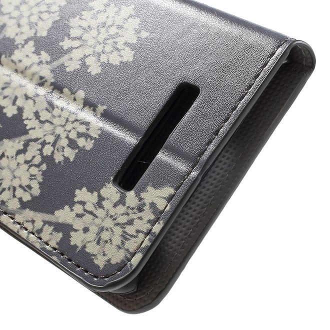 Asus Zenfone 3 Max  Handy Case - Hülle aus Leder - weisse Blumen