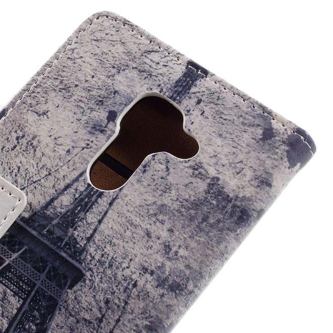 Hülle für BlackBerry DTEK60 - Case aus Leder - Krone und Schmetterling