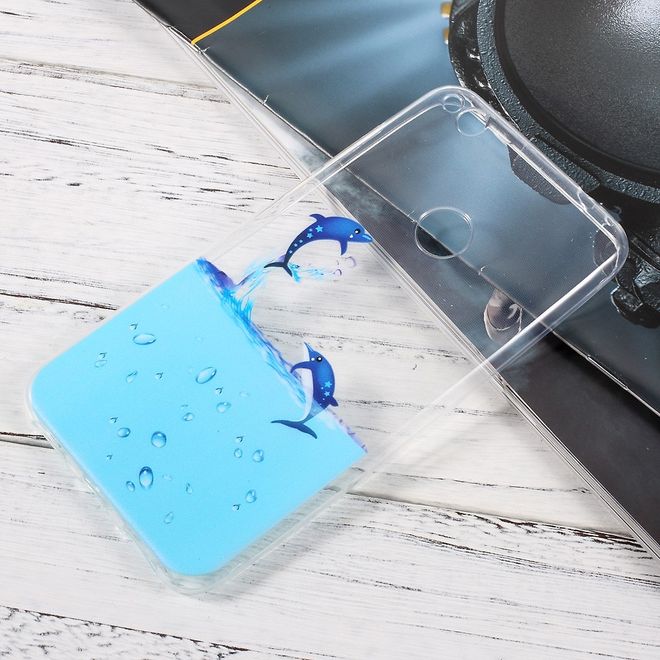 Huawei P8 Lite (2017) Handycase - Ultradünne TPU Softcase - Delphine im Wasser