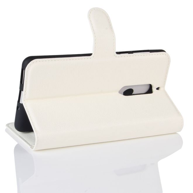 Nokia 5 Hülle - Handy Case aus Leder - mit Litchitextur - weiss