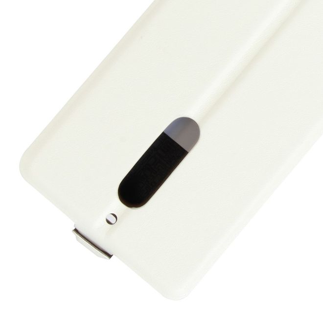 Nokia 5 Handyhülle - Crazy Horse Flip Cover aus Leder - vertikal - mit Visitenkartenfach - weiss