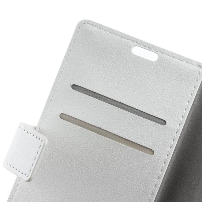 Hülle für LG Q6 / Q6 Plus - Case aus Leder - mit Standfunktion - weiss