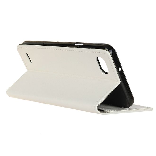 LG Q6 / Q6 Plus Hülle - Crazy Horse Leder Bookcover - mit Standfunktion - weiss