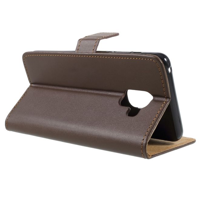 Samsung Galaxy A8+ (2018) Handy Hülle - Leder Bookcover mit Standfunktion - braun
