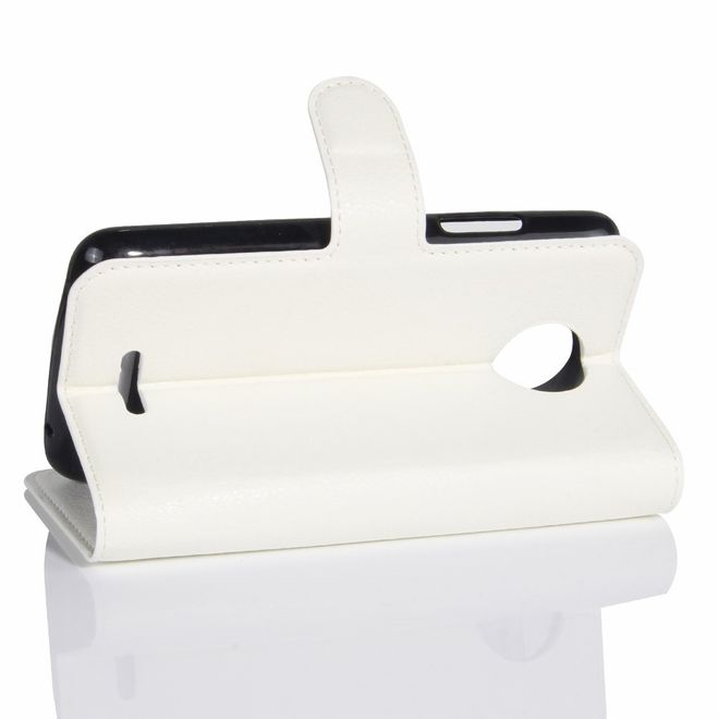 Motorola Moto C Plus Handyhülle - Case aus Leder - mit Standfunktion und Litchitextur - weiss