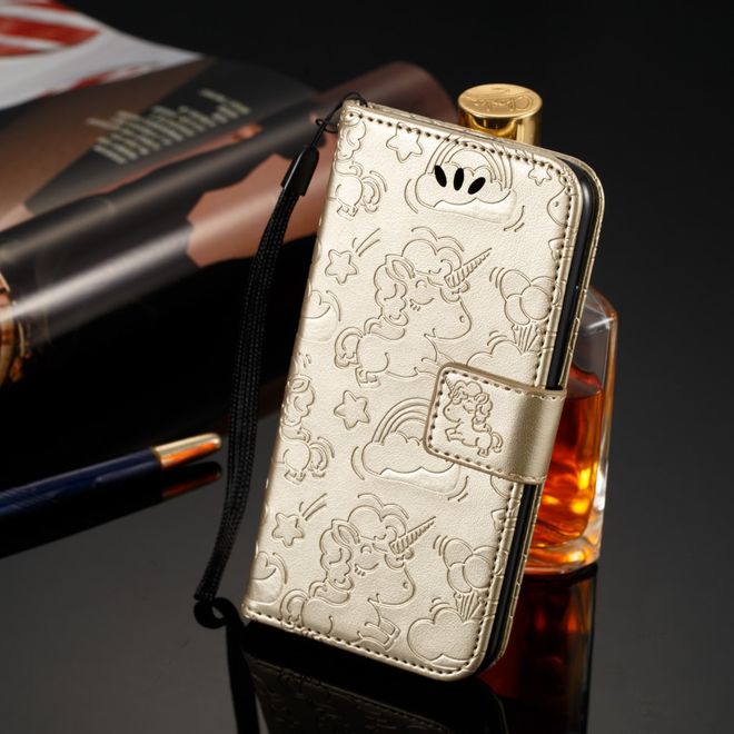 Samsung Galaxy A8+ (2018) Handyhülle - Magnetisches Leder Case - mit Einhorn Muster - gold