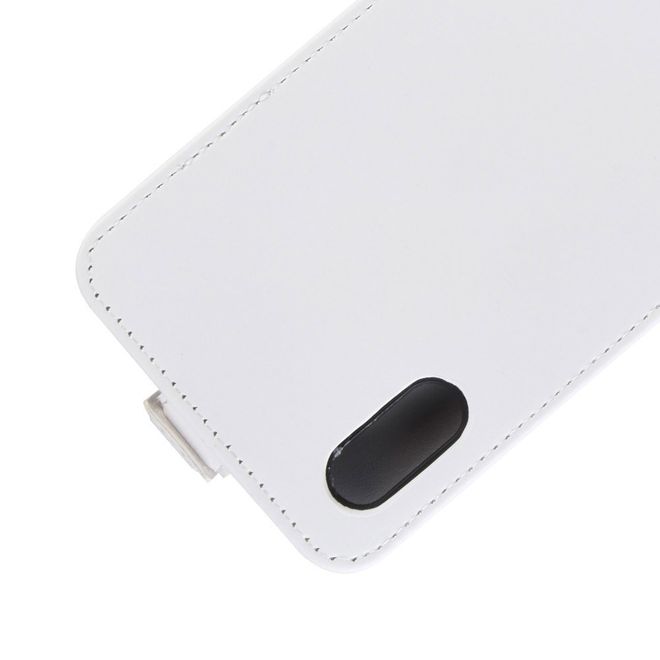 Huawei Y6 (2019) Handyhülle - Crazy Horse Leder Flipcase - vertikal - weiss