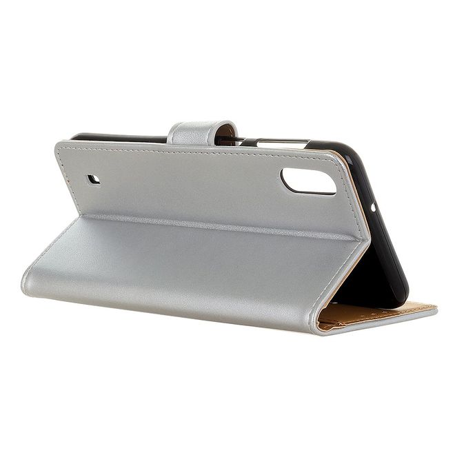 Samsung Galaxy A10 Handy Hülle - Classic II Leder Bookcover Series - silber