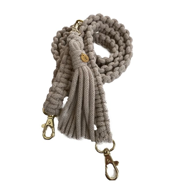 iPhone XS / X phone chain made of cotton yarn, handmade in Switzerland - TPU case for wearing around the neck - beige