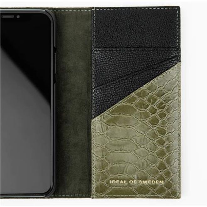 iDeal of Sweden - iPhone SE (2022) / SE (2020) / 8 / 7 / 6S / 6 Hülle - Designer Bookcover Green Snake - mehrfarbig