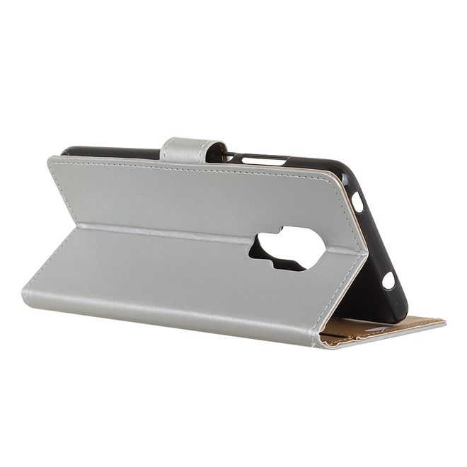 Motorola Moto G9 Play Handy Hülle - Classic II Leder Bookcover Series - silber