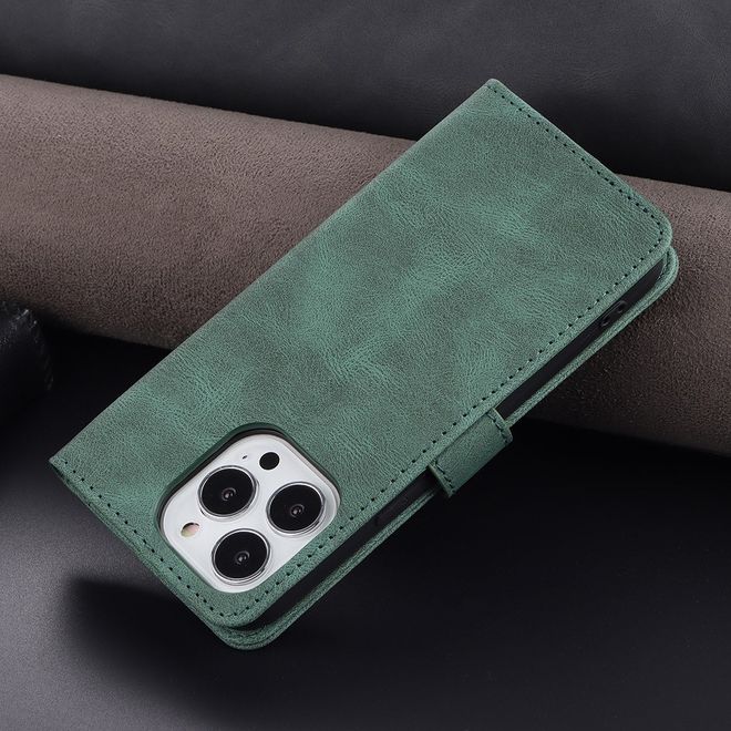 AZNS - iPhone 13 Pro Max Hülle - Retro Leder Bookcover - grün