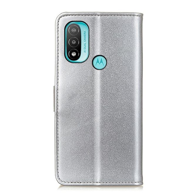 Motorola Moto E20 / E40 Handy Hülle - Classic II Leder Bookcover Series - silber