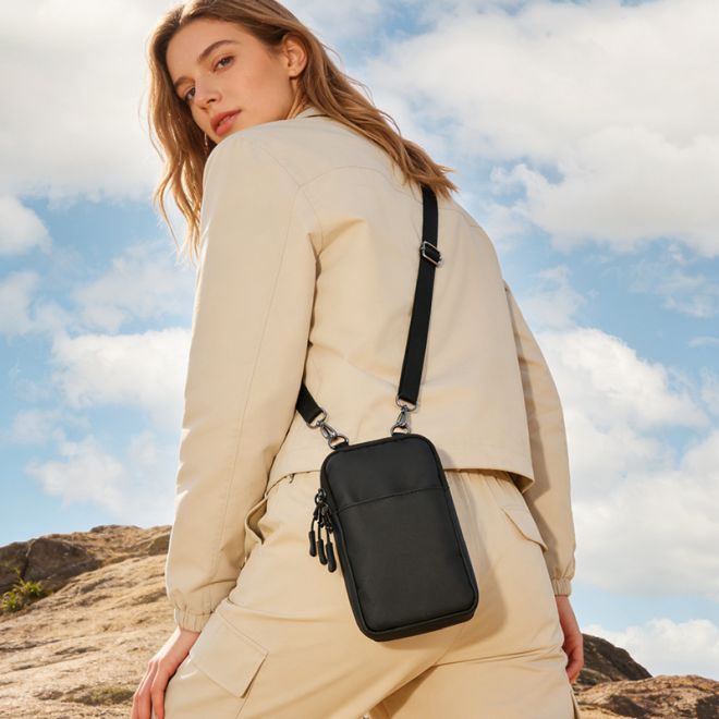 MU Classic – Outdoor Schultertasche für Handy mit Gürtelschlaufe und Karabiner - schwarz