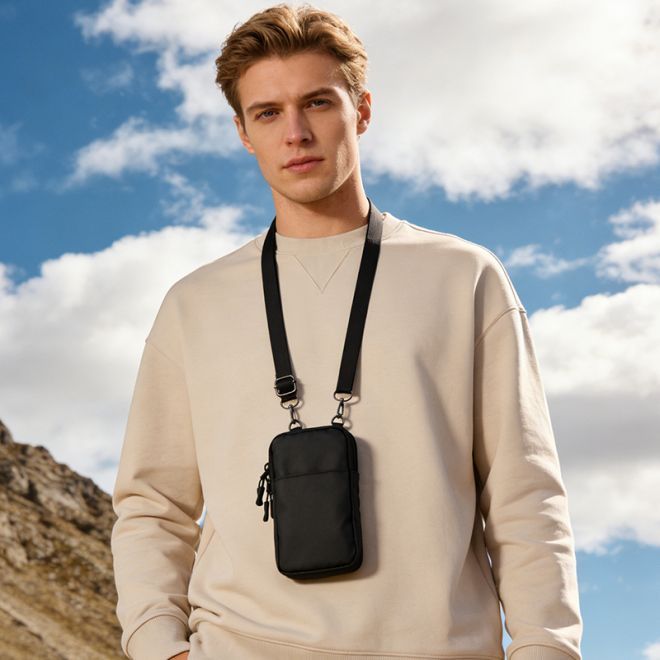 MU Classic – Outdoor Schultertasche für Handy mit Gürtelschlaufe und Karabiner - schwarz