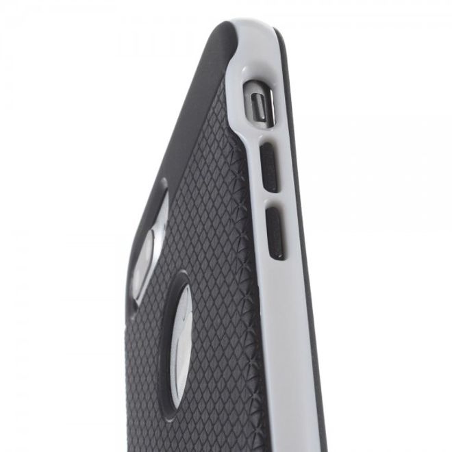iPhone 8 Plus / 7 Plus Case - Case made of flexible and hard plastic - Triangle pattern - white