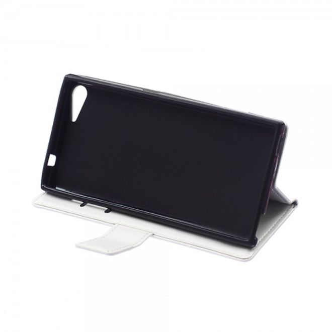 Wiko Highway Star 4G Schicke Crazy Horse Leder Case Hülle mit Standfunktion - weiss